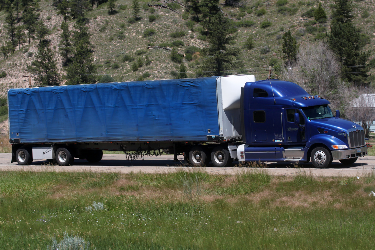 Peterbilt 387 (Travels » US Trip 3: The Roads Not Taken » Vehicles)