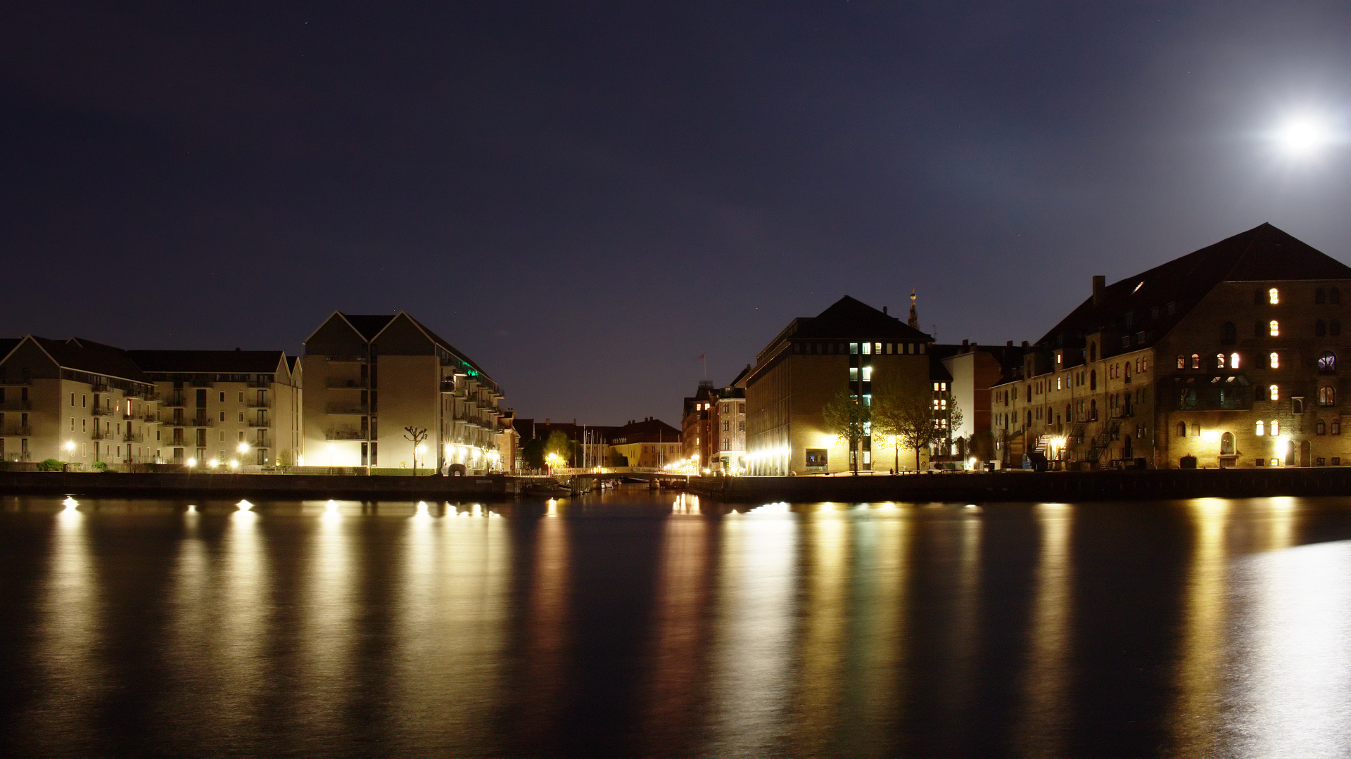 Christianhavns Kanal from Havnepromenade (Podróże » Kopenhaga » Miasto w nocy)