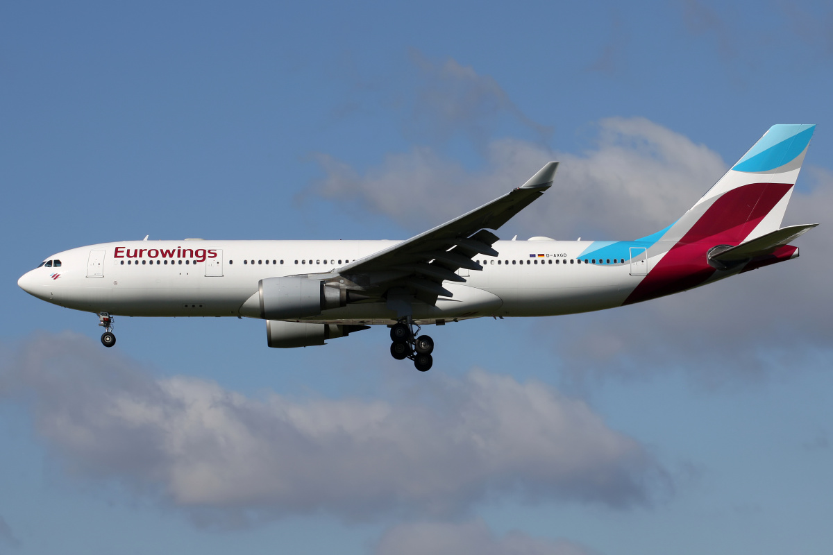 Airbus A330-200, D-AXGD, Eurowings (Podróże » Kolonia » Samoloty)