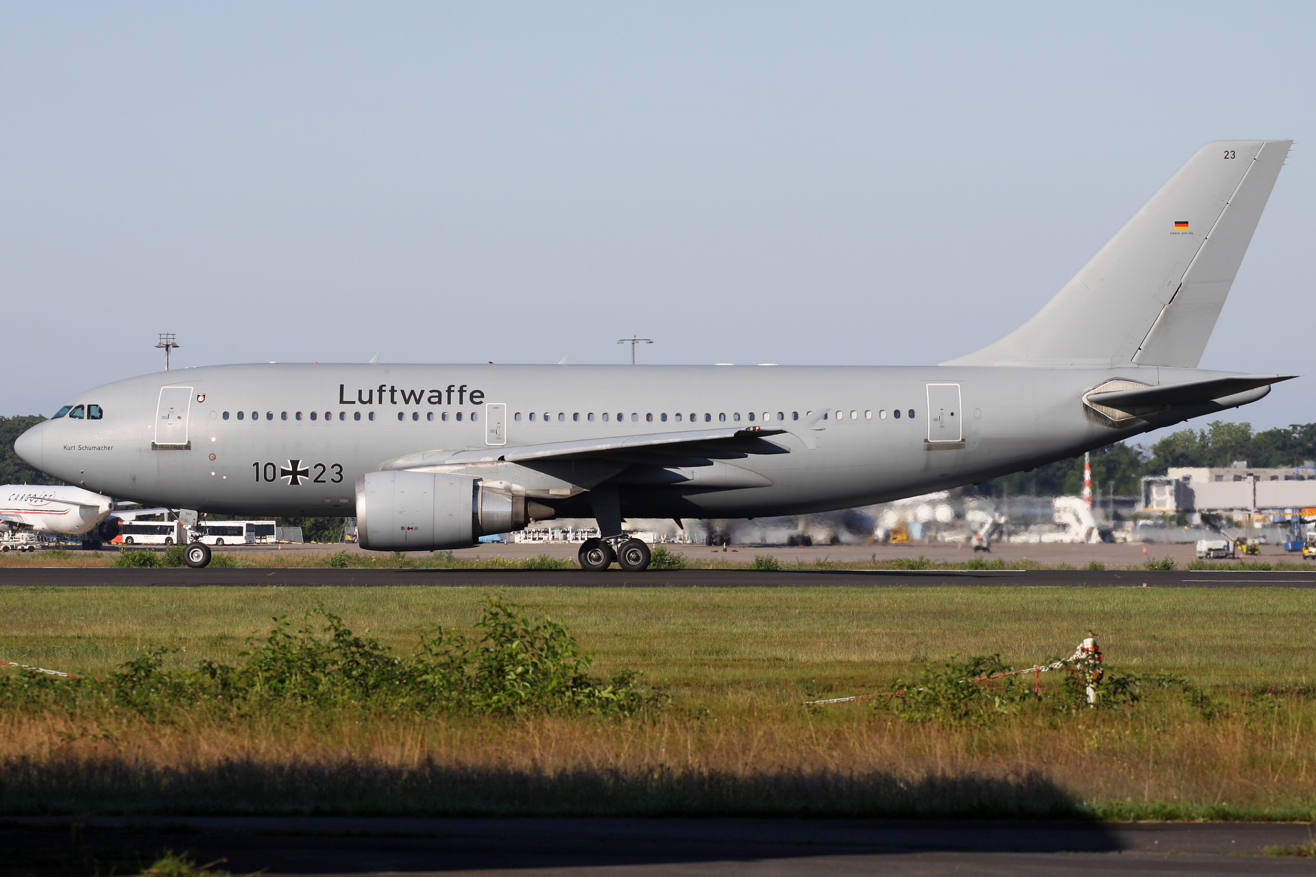 Airbus A310-300, 10+23, Niemieckie Siły Powietrzne (Luftwaffe) (Podróże » Kolonia » Samoloty)