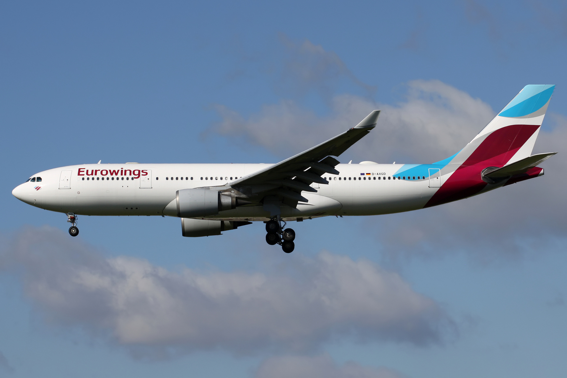 Airbus A330-200, D-AXGD, Eurowings (Travels » Cologne » Aircraft)