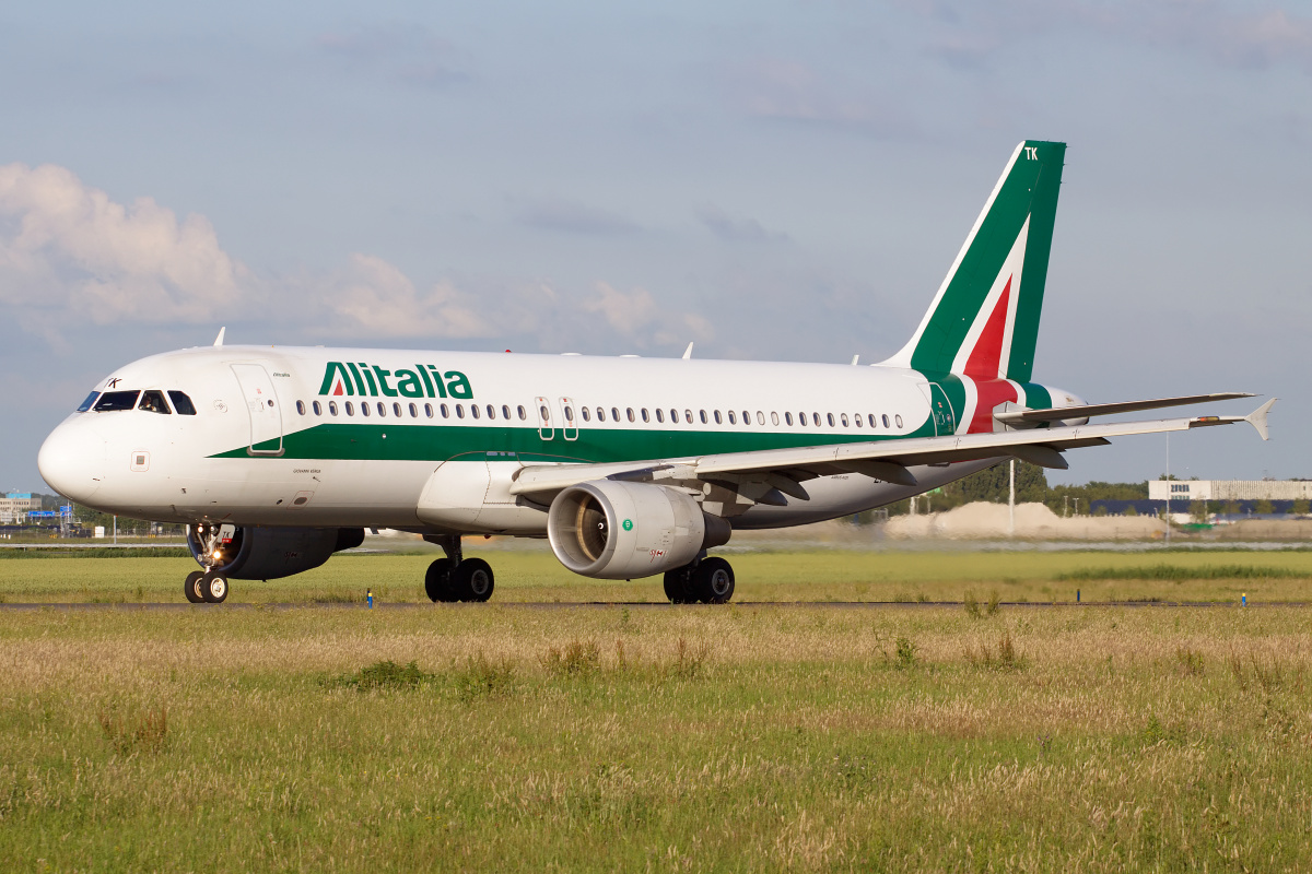 EI-DTK, Alitalia (Aircraft » Schiphol Spotting » Airbus A320-200)