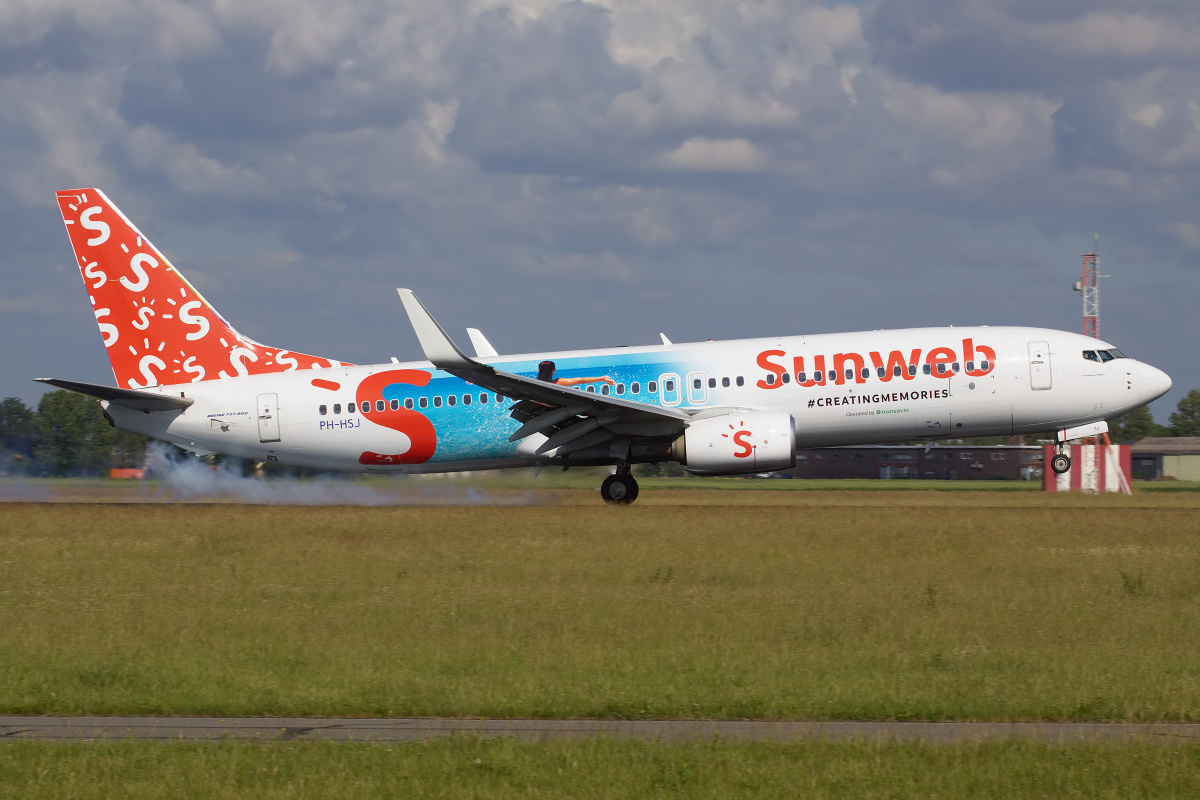 PH-HSJ, Sunweb (malowanie #CreatingMemories) (Samoloty » Spotting na Schiphol » Boeing 737-800)