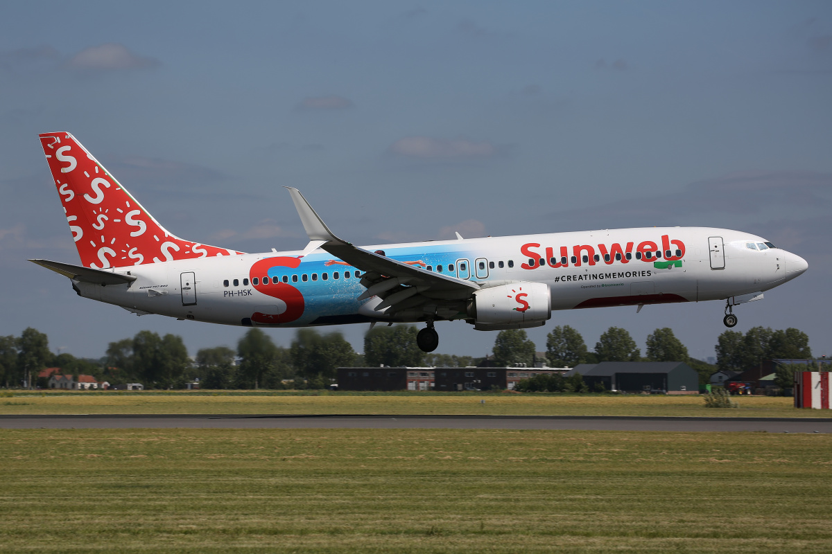 PH-HSK, Sunweb (malowanie #CreatingMemories) (Samoloty » Spotting na Schiphol » Boeing 737-800)