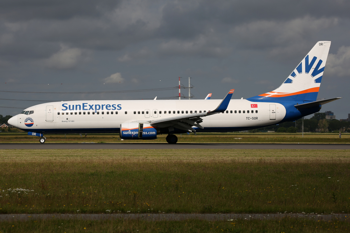 TC-SOR, SunExpress (Samoloty » Spotting na Schiphol » Boeing 737-800)