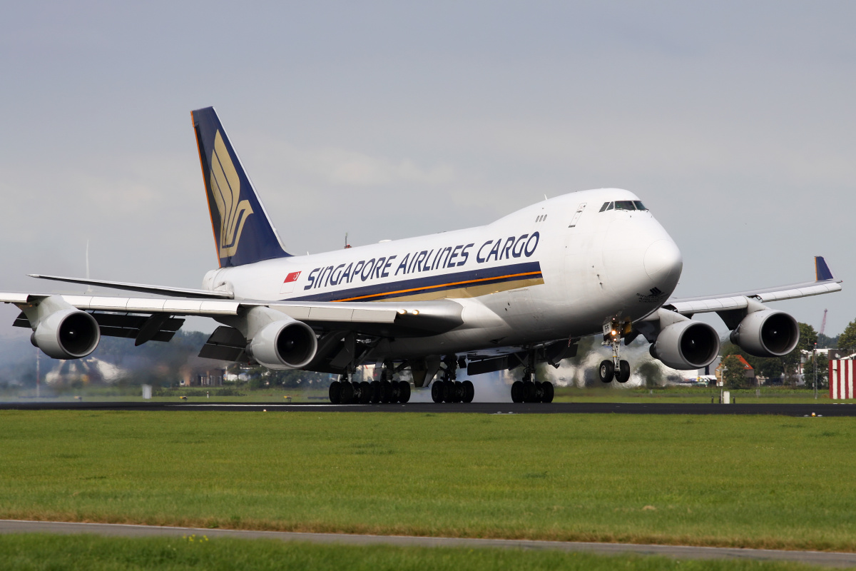 9V-SFF, Singapore Airlines Cargo (Aircraft » Schiphol Spotting » Boeing 747-400F)