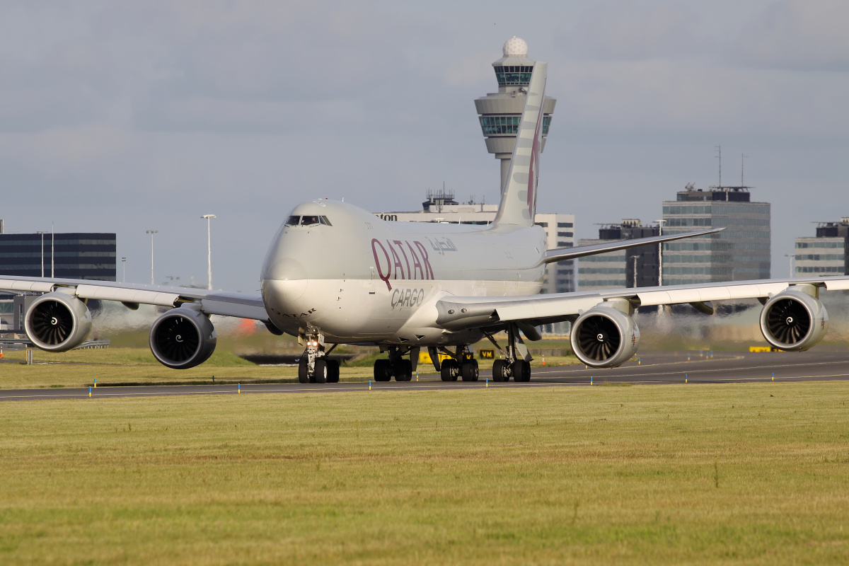 A7-BGA, Qatar Airways Cargo (Samoloty » Spotting na Schiphol » Boeing 747-8F)