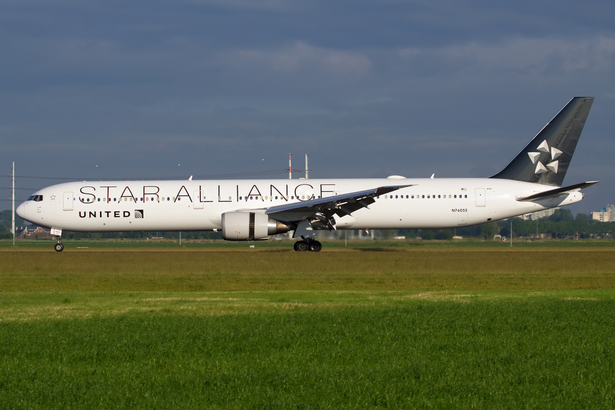 N76055, United Airlines (malowanie Star Alliance) (Samoloty » Spotting na Schiphol » Boeing 767-400)