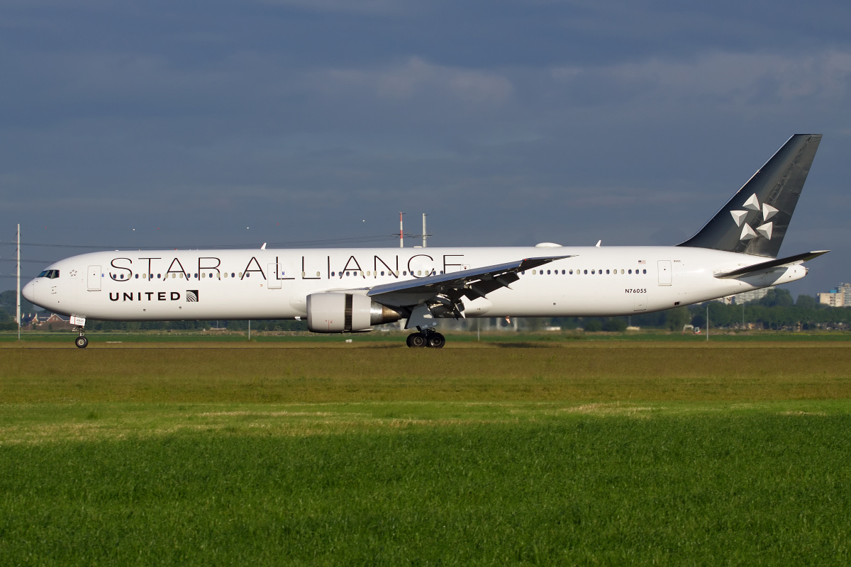 N76055, United Airlines (malowanie Star Alliance)