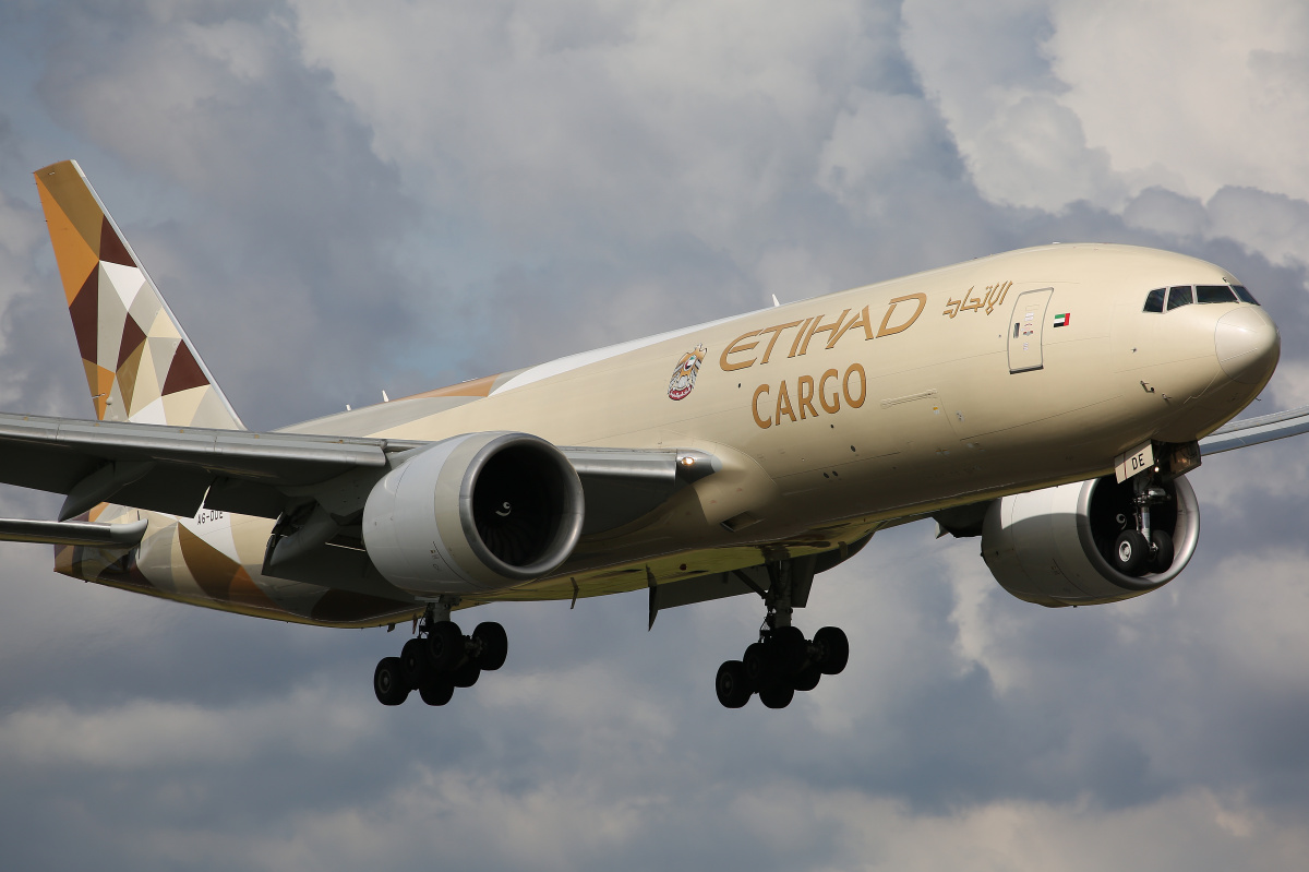 A6-DDE, Etihad Cargo (Samoloty » Spotting na Schiphol » Boeing 777F)