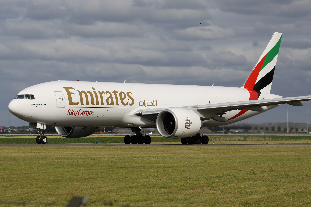 A6-EFT, Emirates SkyCargo (Samoloty » Spotting na Schiphol » Boeing 777F)