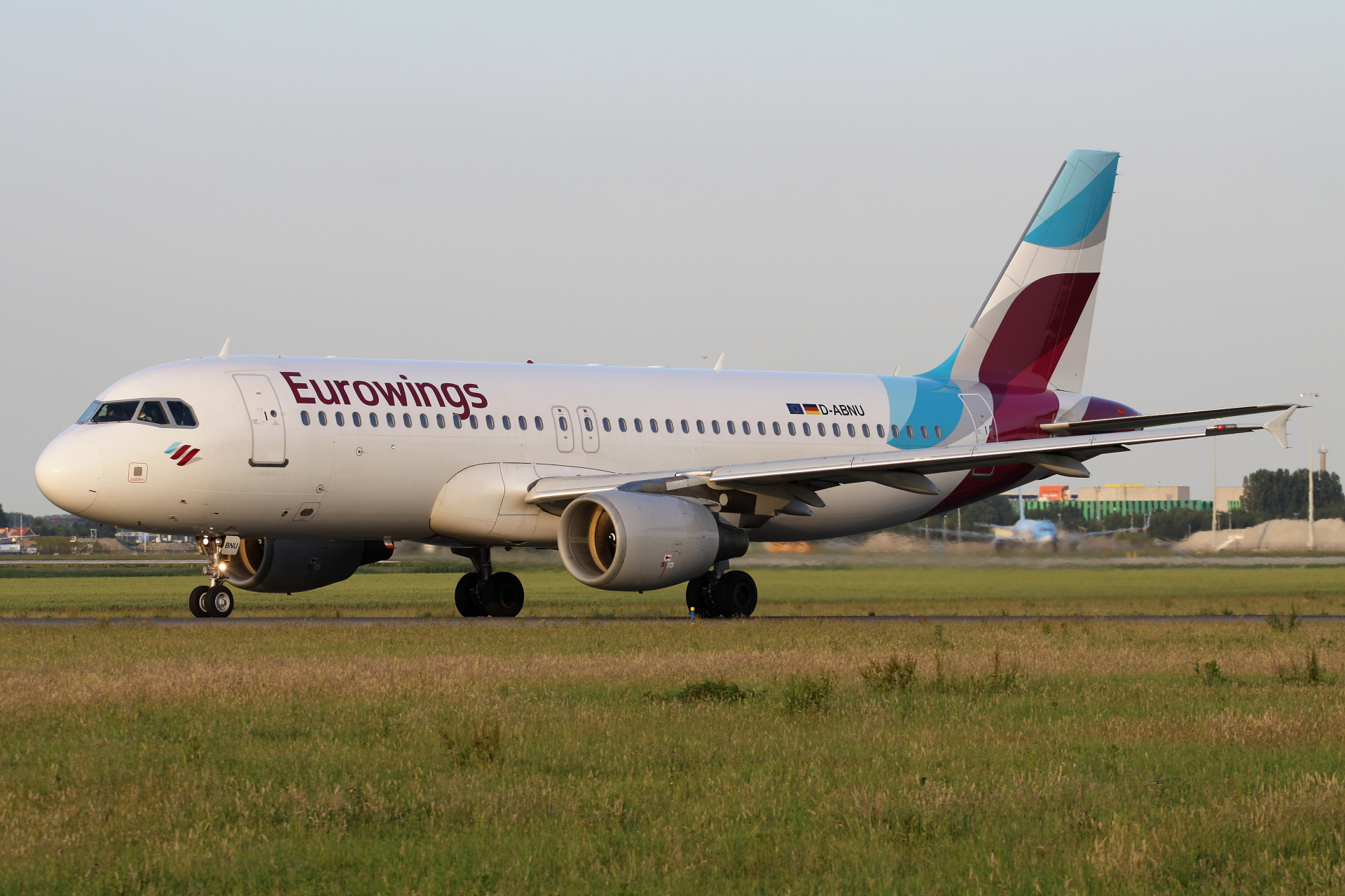 D-ABNU, Eurowings (Samoloty » Spotting na Schiphol » Airbus A320-200)