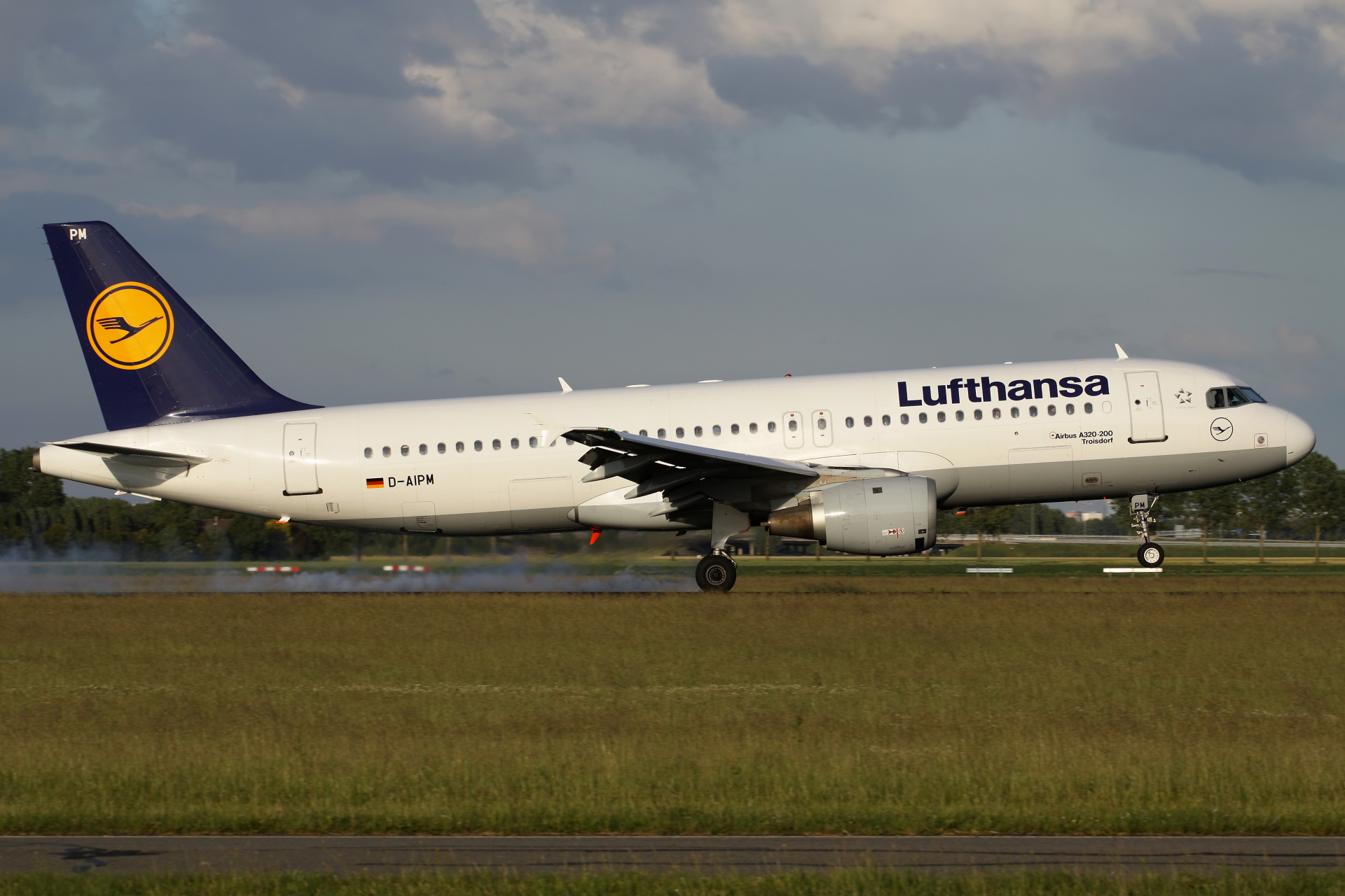 D-AIPM, Lufthansa (Samoloty » Spotting na Schiphol » Airbus A320-200)