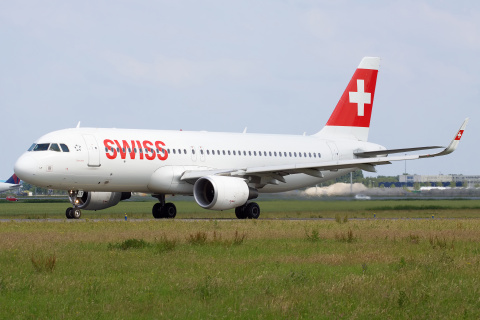 HB-JLT, Swiss International Air Lines