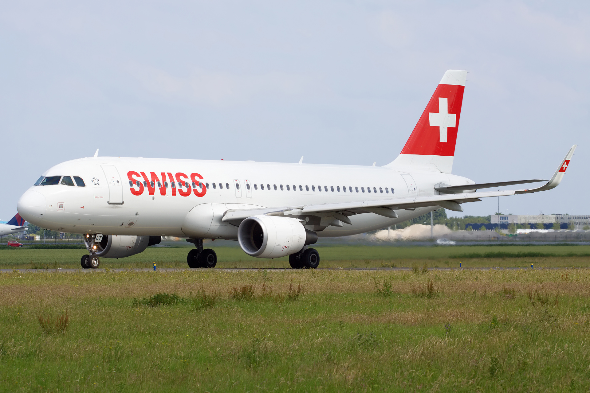 HB-JLT, Swiss International Air Lines (Samoloty » Spotting na Schiphol » Airbus A320-200)