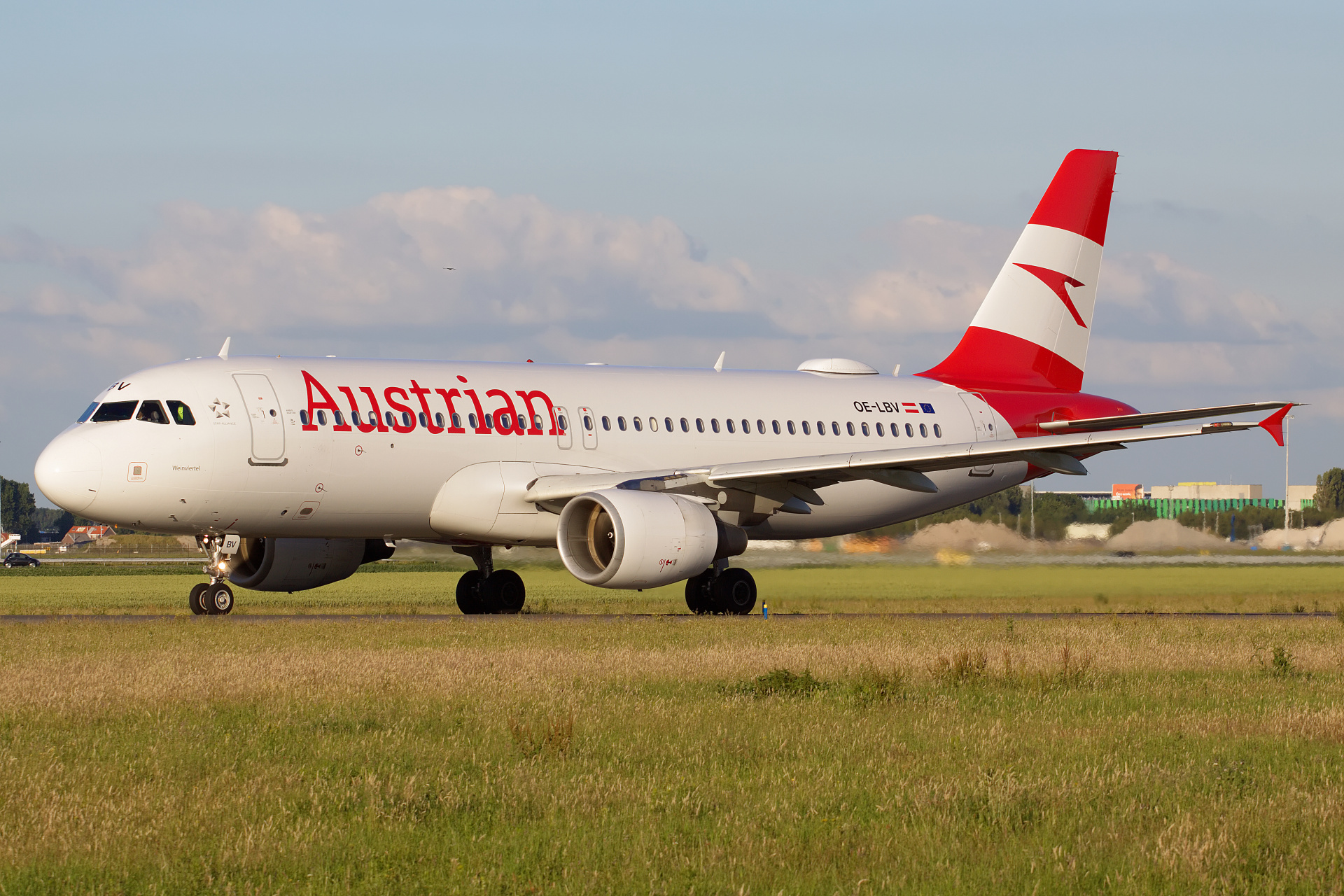 OE-LBV, Austrian Airlines (Samoloty » Spotting na Schiphol » Airbus A320-200)