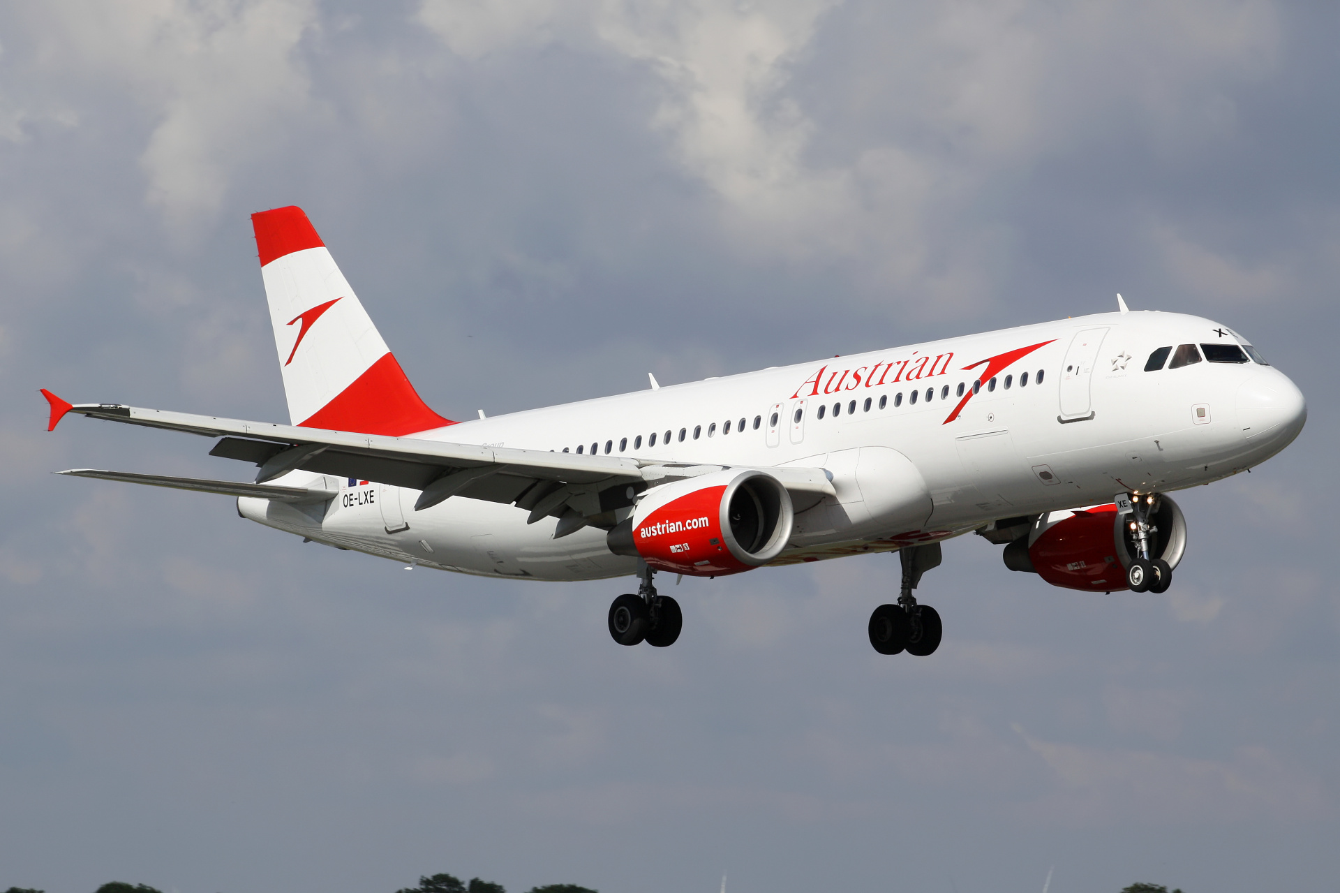 OE-LXE, Austrian Airlines (Samoloty » Spotting na Schiphol » Airbus A320-200)