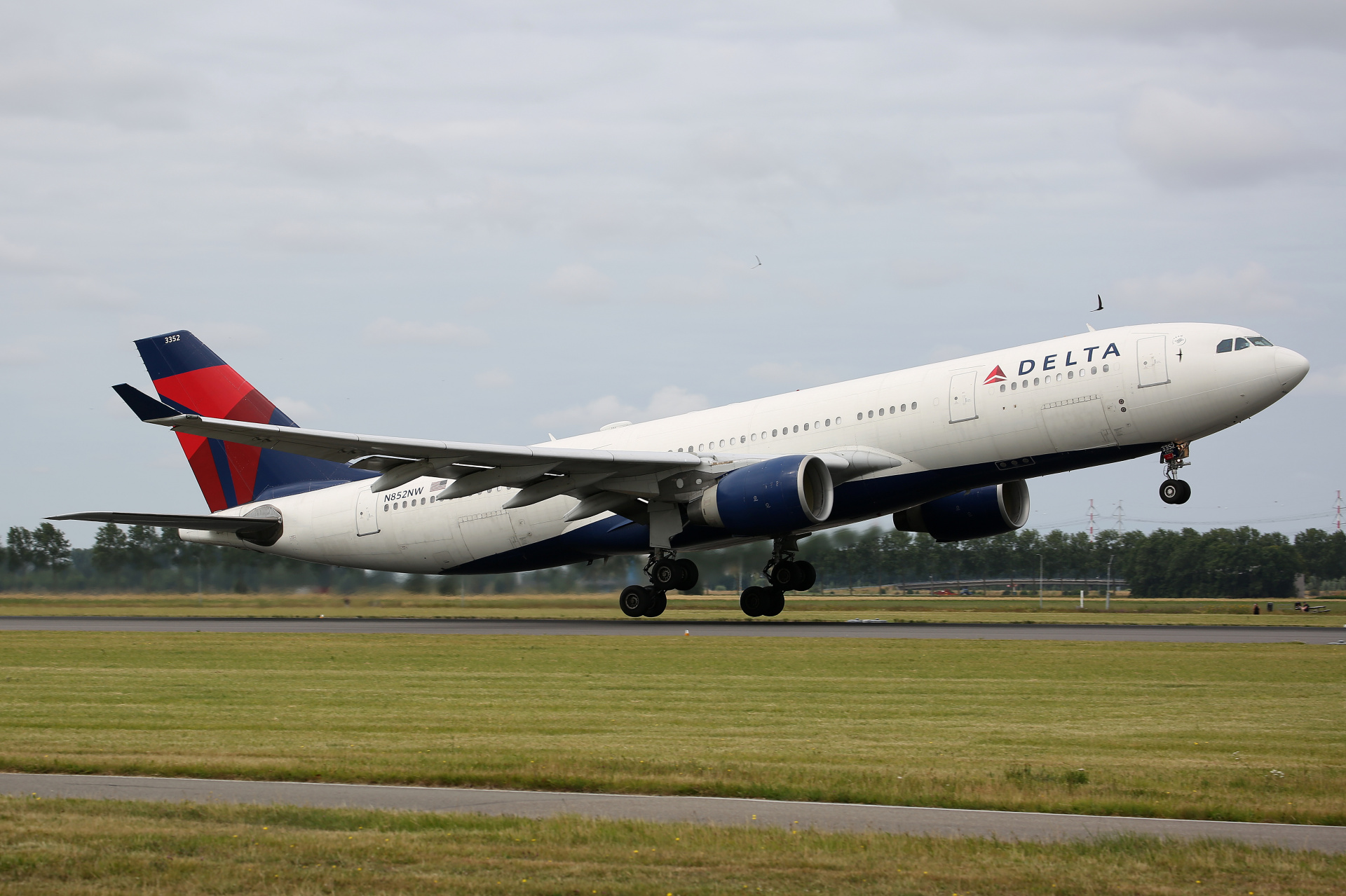 N852NW, Delta Airlines (Samoloty » Spotting na Schiphol » Airbus A330-200)