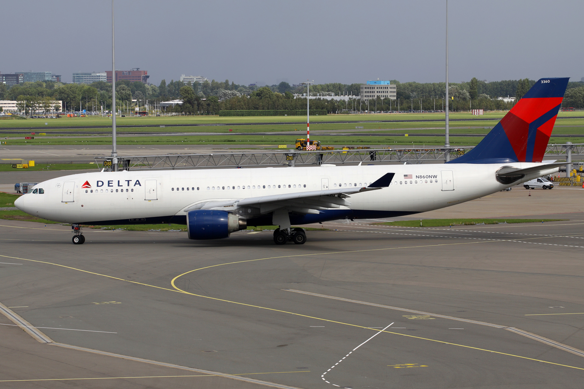 N860NW, Delta Airlines (Samoloty » Spotting na Schiphol » Airbus A330-200)