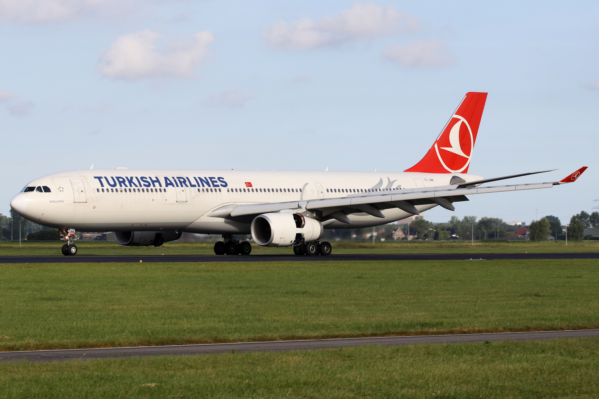 TC-JNK, THY Turkish Airlines (Samoloty » Spotting na Schiphol » Airbus A330-300)