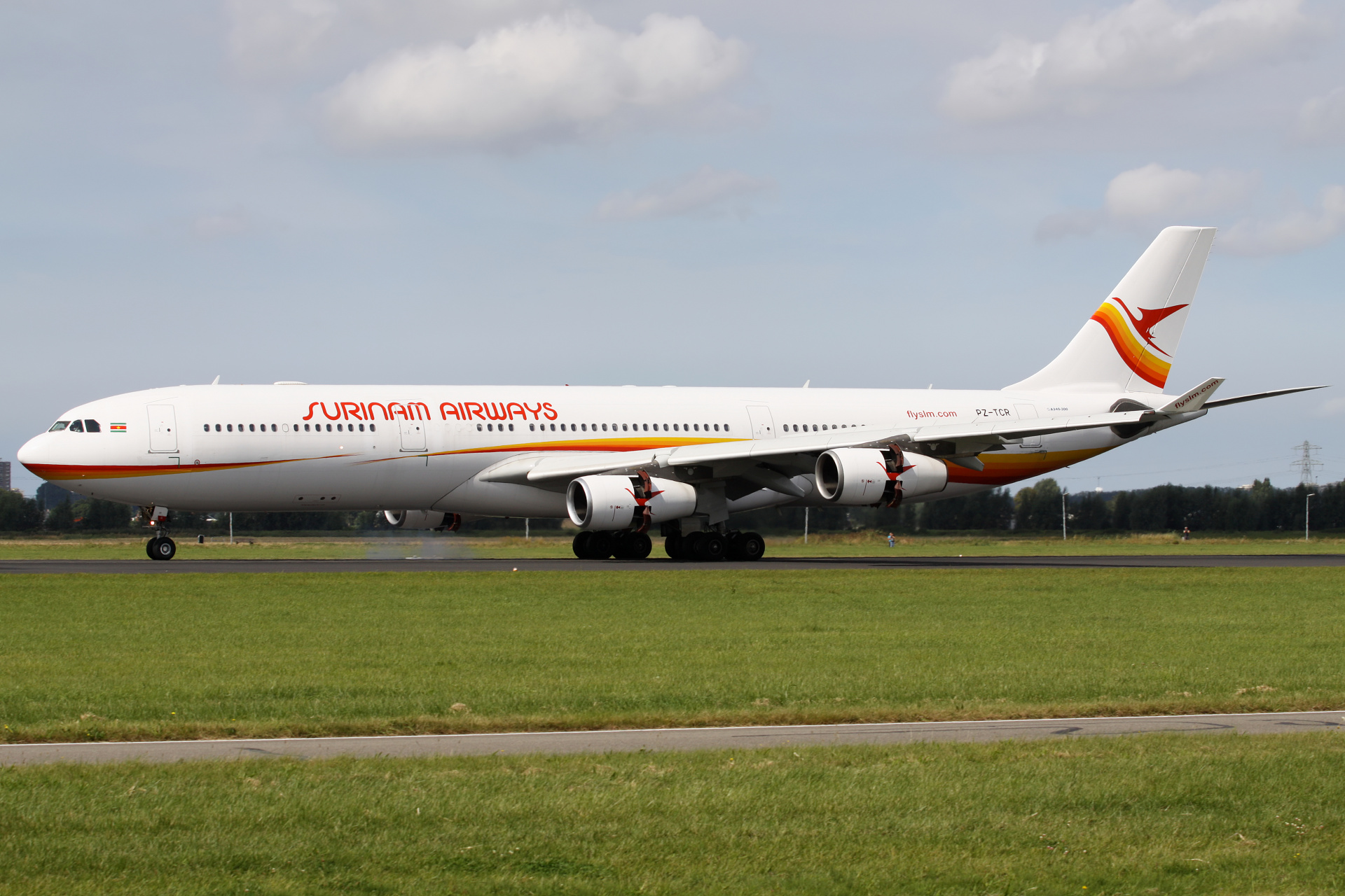 PZ-TCR, Surinam Airways (Samoloty » Spotting na Schiphol » Airbus A340-300)