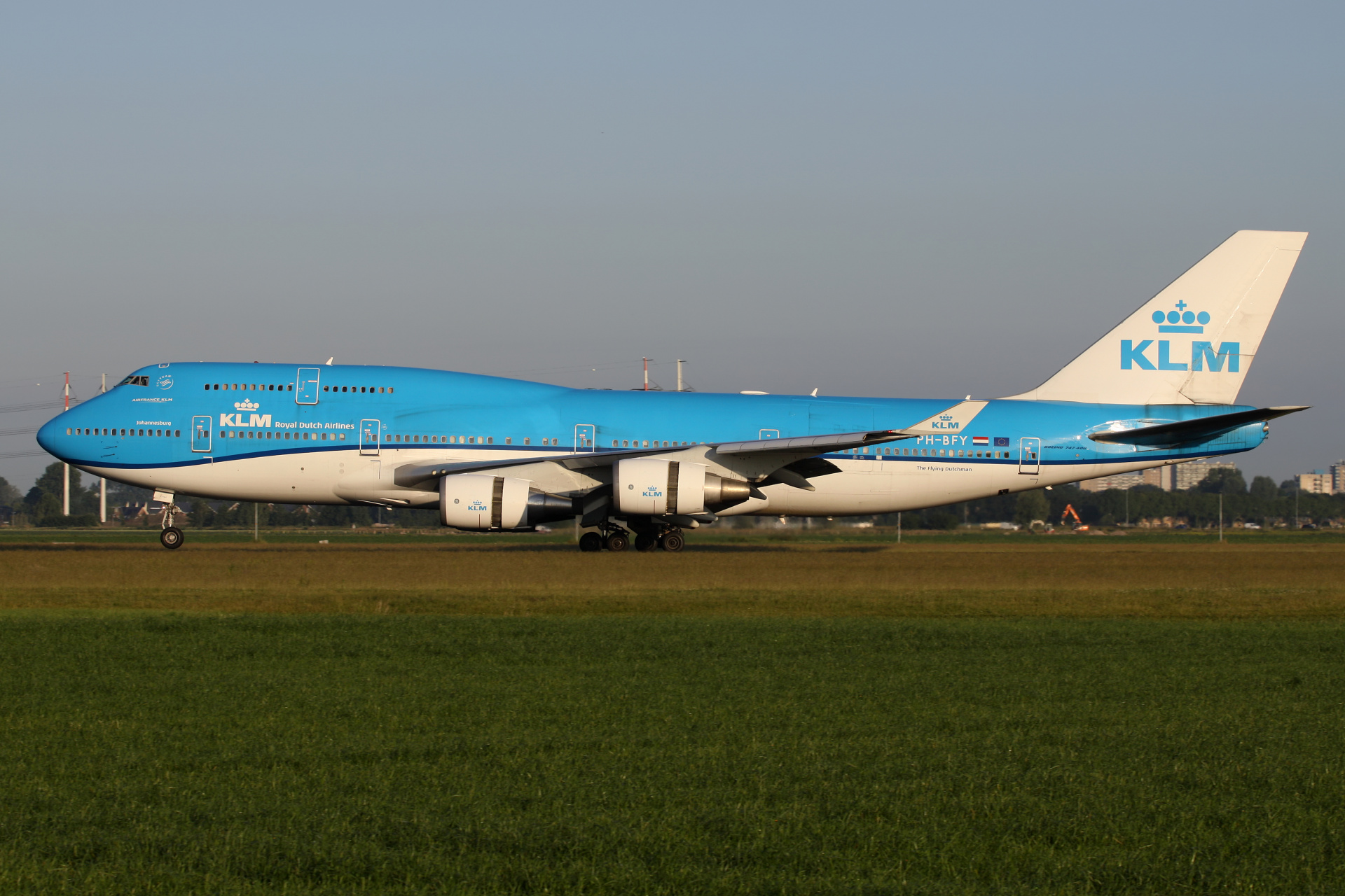 400M, PH-BFY, KLM Royal Dutch Airlines (Samoloty » Spotting na Schiphol » Boeing 747-400)