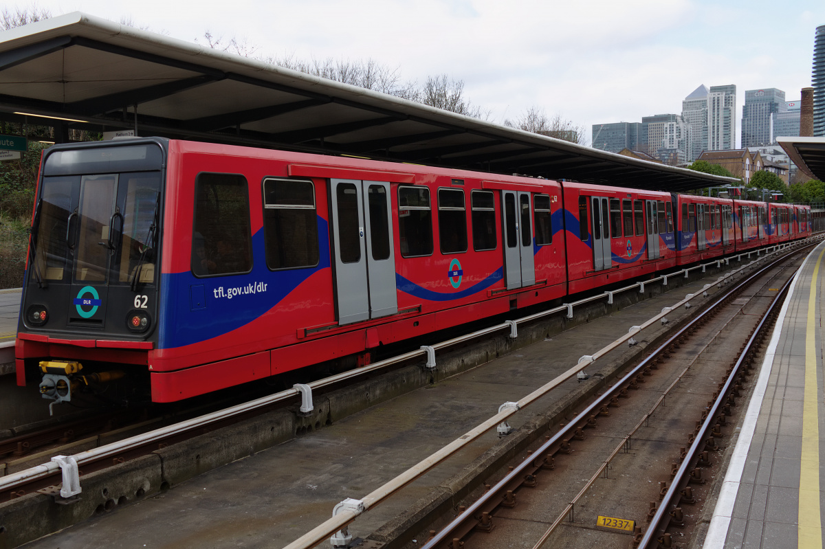 Bombardier B92 DLR (Podróże » Londyn » Pojazdy)