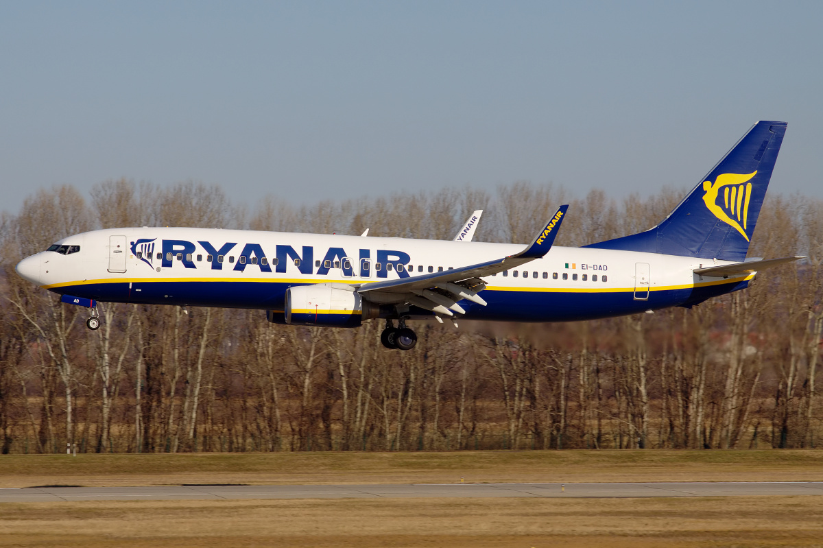 EI-DAD, Ryanair (Aircraft » Ferihegy Spotting » Boeing 737-800)