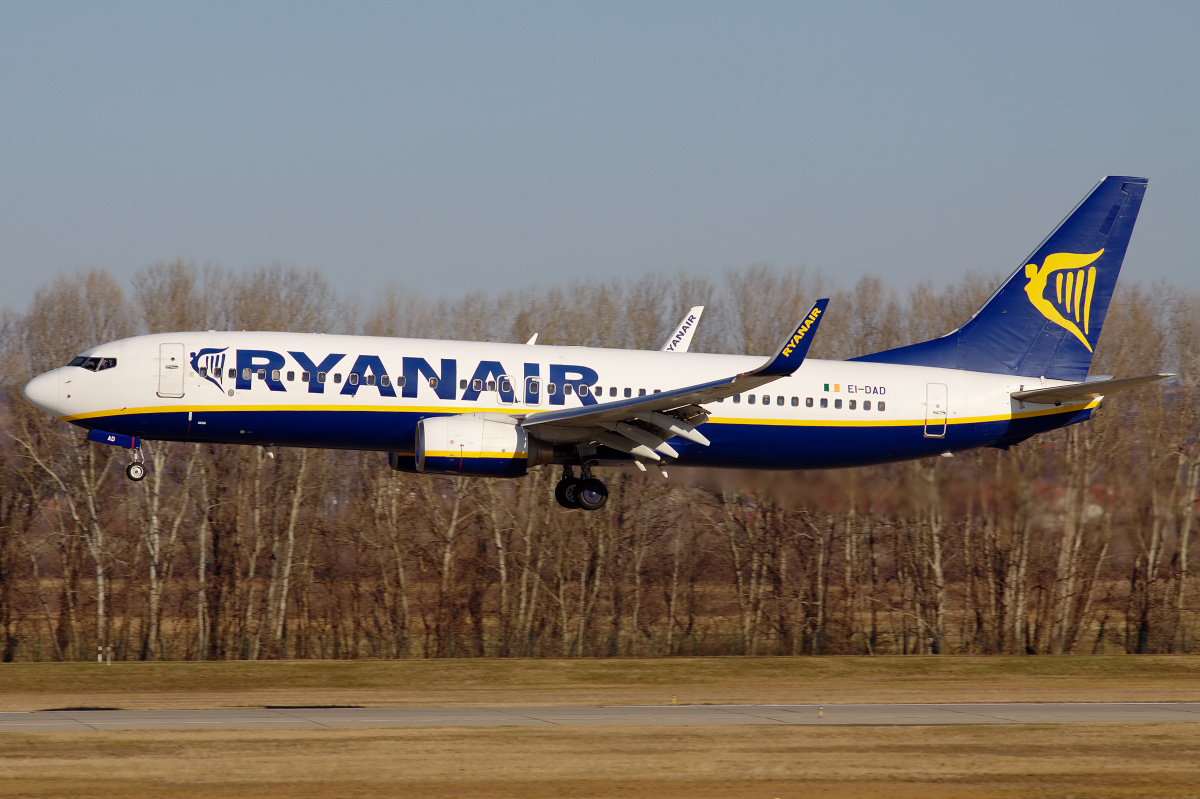 EI-DAD, Ryanair (Samoloty » Spotting na Ferihegy » Boeing 737-800)