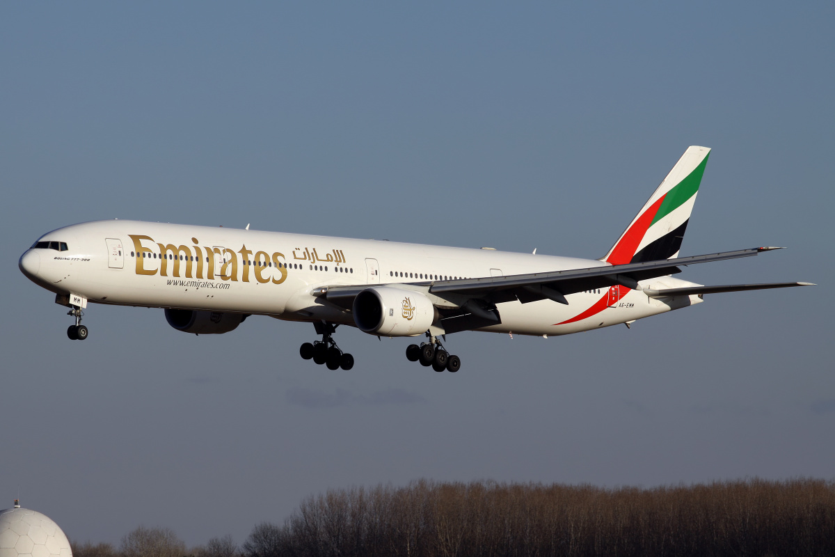 A6-EMM, Emirates (Samoloty » Spotting na Ferihegy » Boeing 777-300)