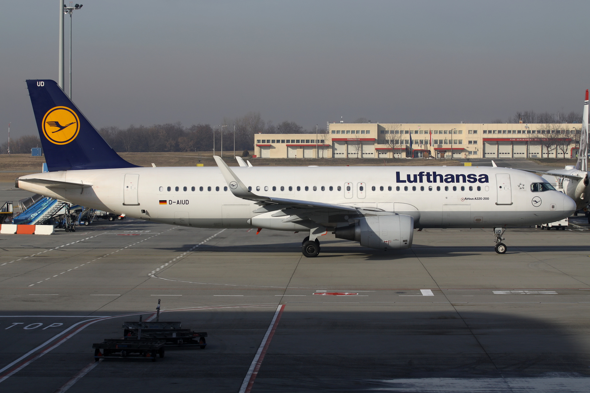 D-AIUD, Lufthansa (Samoloty » Spotting na Ferihegy » Airbus A320-200)