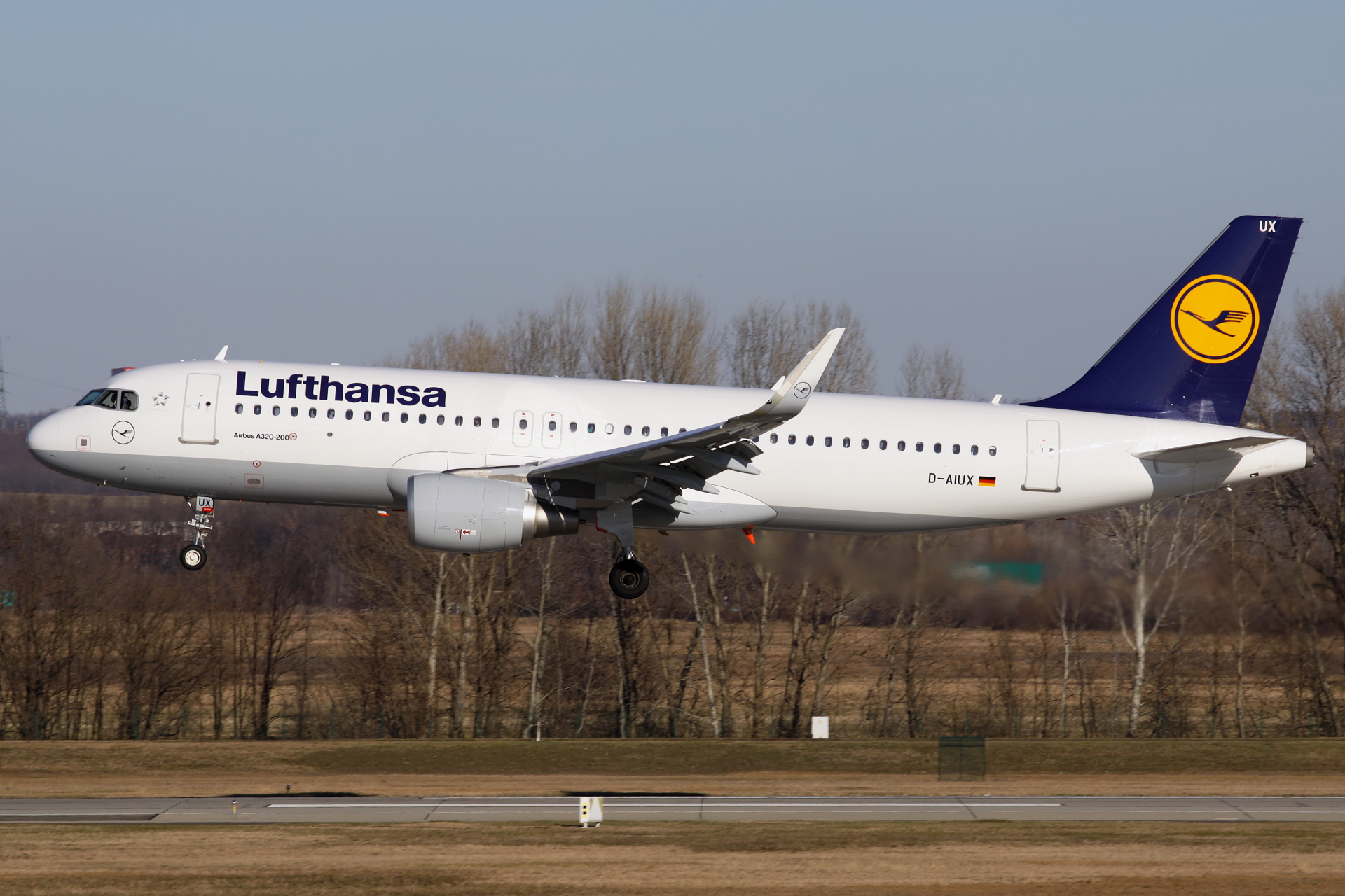 D-AIUX, Lufthansa (Aircraft » Ferihegy Spotting » Airbus A320-200)