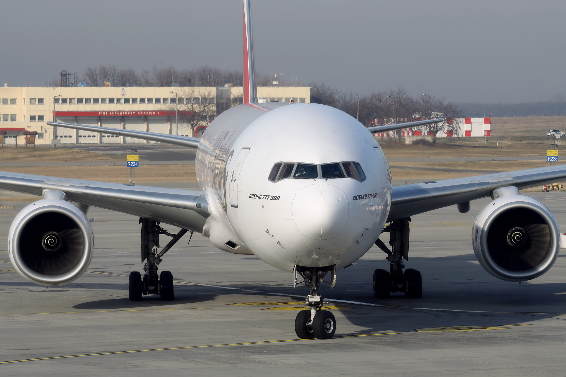 A6-EMN, Emirates (Samoloty » Spotting na Ferihegy » Boeing 777-300)