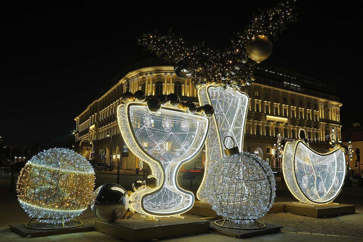 Dekoracje przy Karowej i Hotel Europejski (Warszawa » Świąteczna iluminacja)