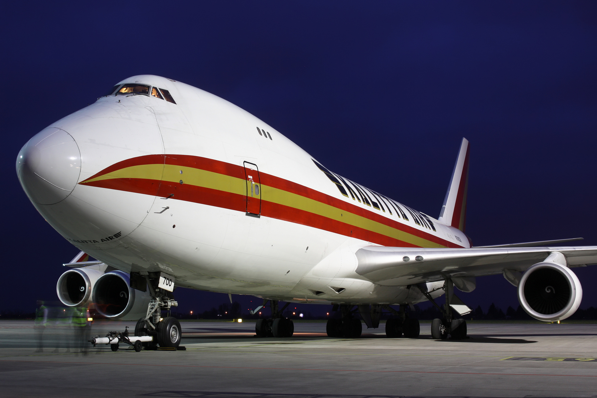 N700CK (Samoloty » Spotting na EPWA » Boeing 747-400F » Kalitta Air)