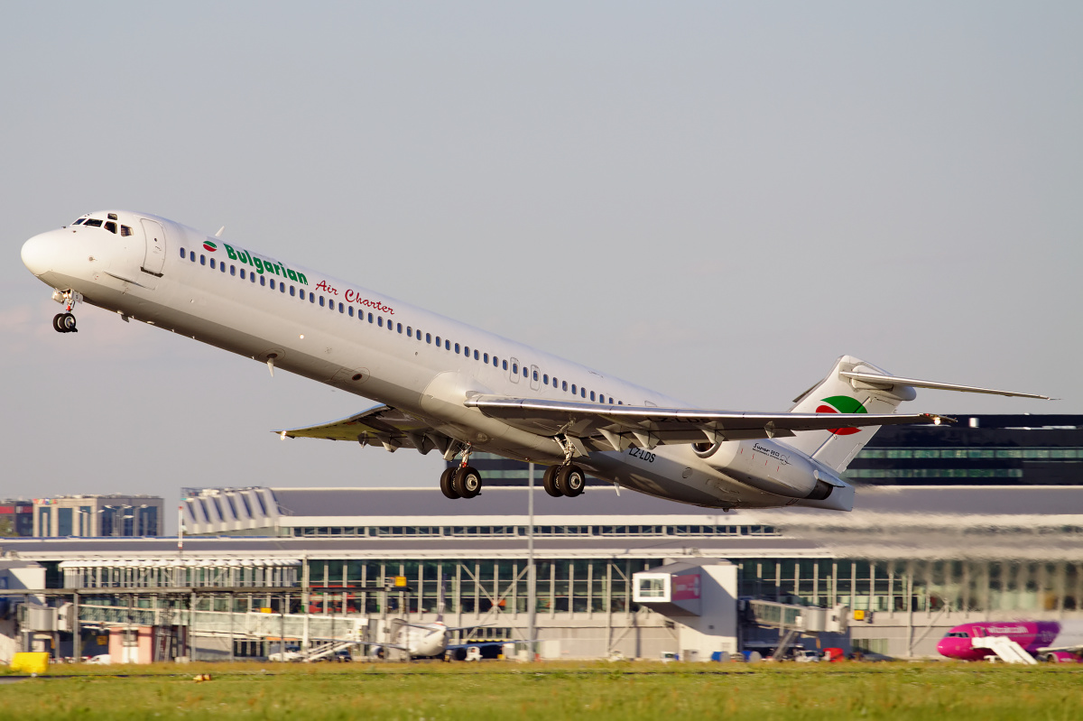 LZ-LDS (Samoloty » Spotting na EPWA » McDonnell Douglas MD-82 » Bulgarian Air Charter)