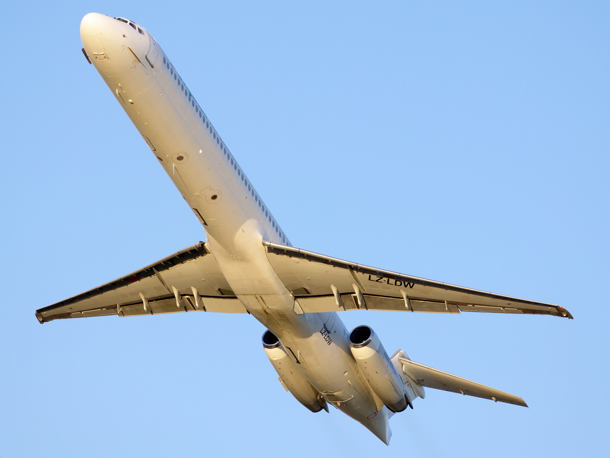 LZ-LDW (Samoloty » Spotting na EPWA » McDonnell Douglas MD-82 » Bulgarian Air Charter)