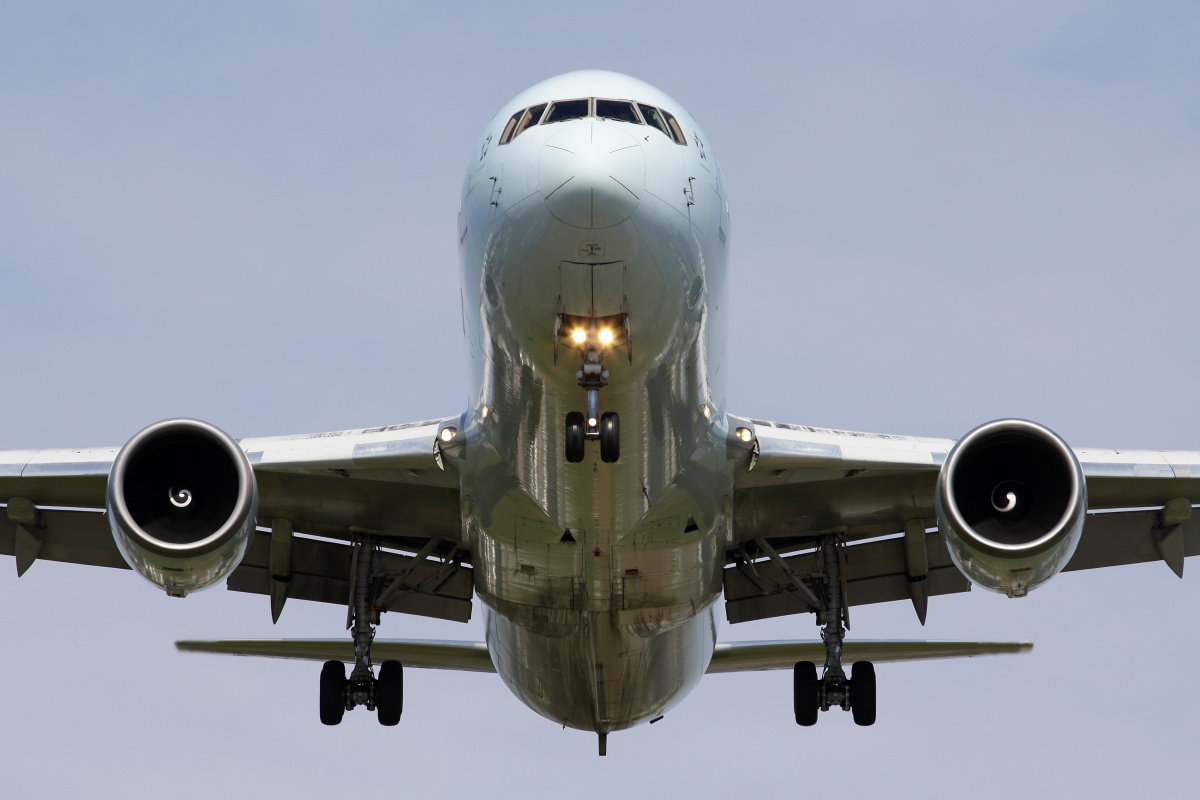 C-GLCA (Aircraft » EPWA Spotting » Boeing 767-300 » Air Canada)