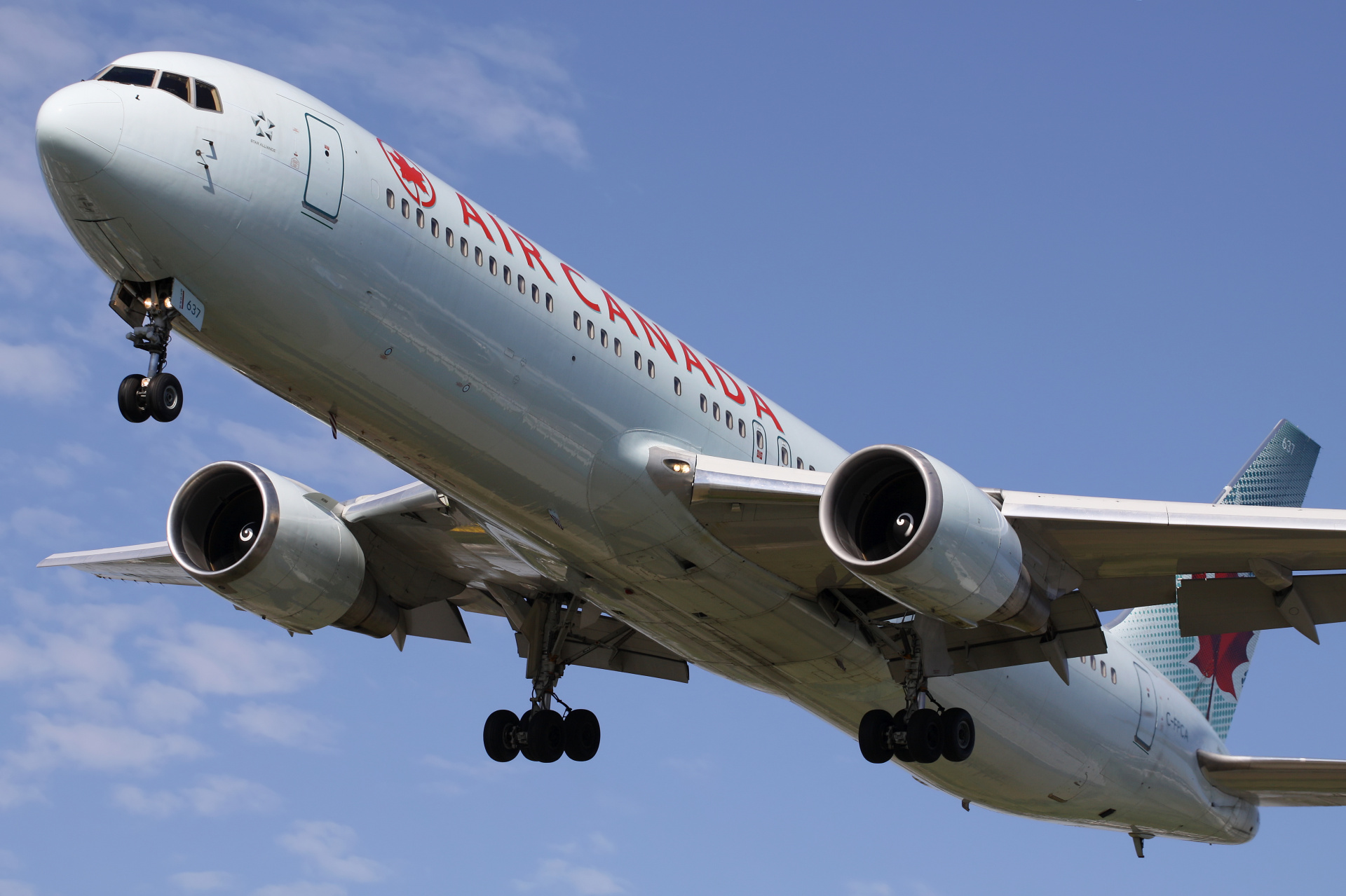 C-FPCA (Aircraft » EPWA Spotting » Boeing 767-300 » Air Canada)