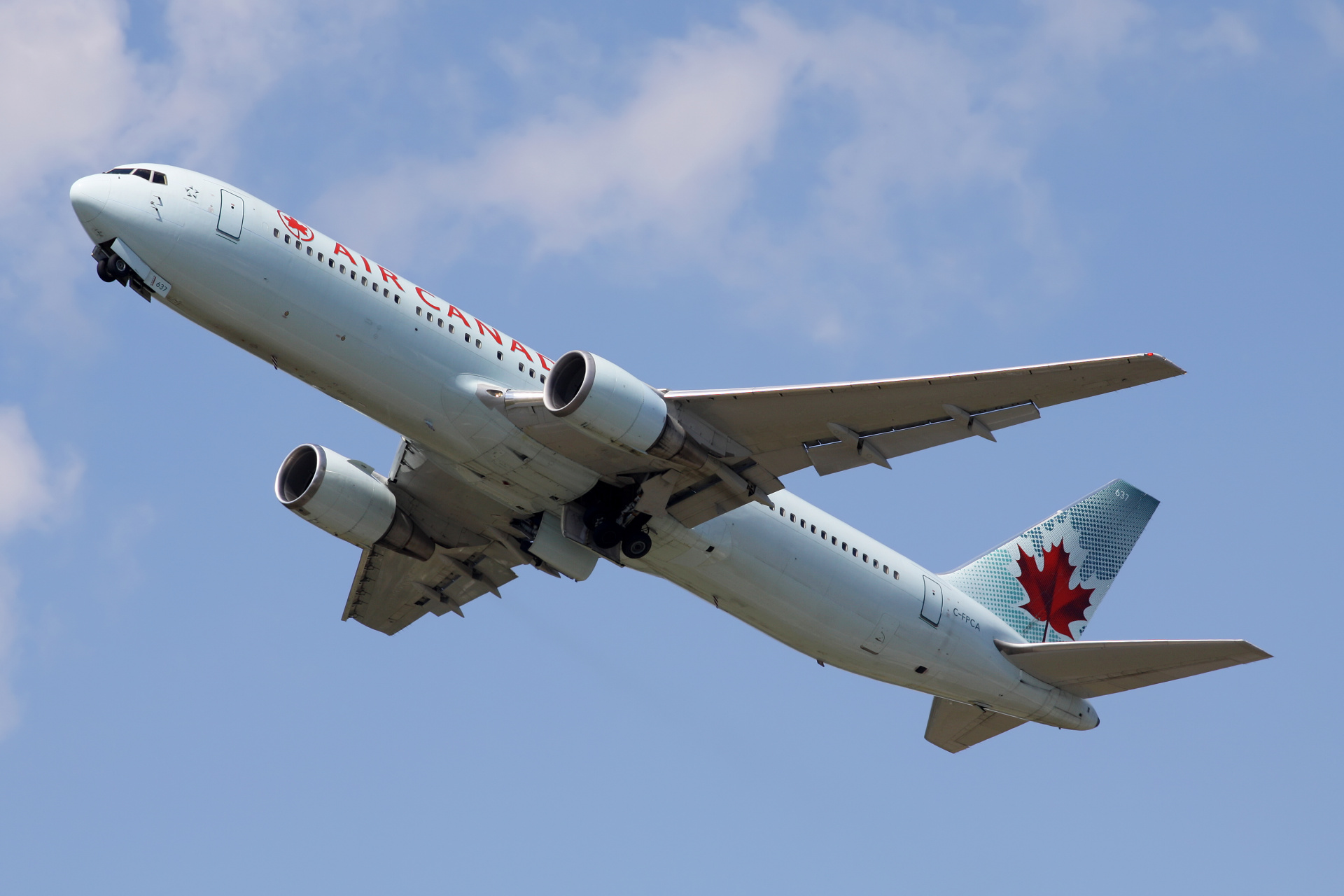 C-FPCA (Samoloty » Spotting na EPWA » Boeing 767-300 » Air Canada)
