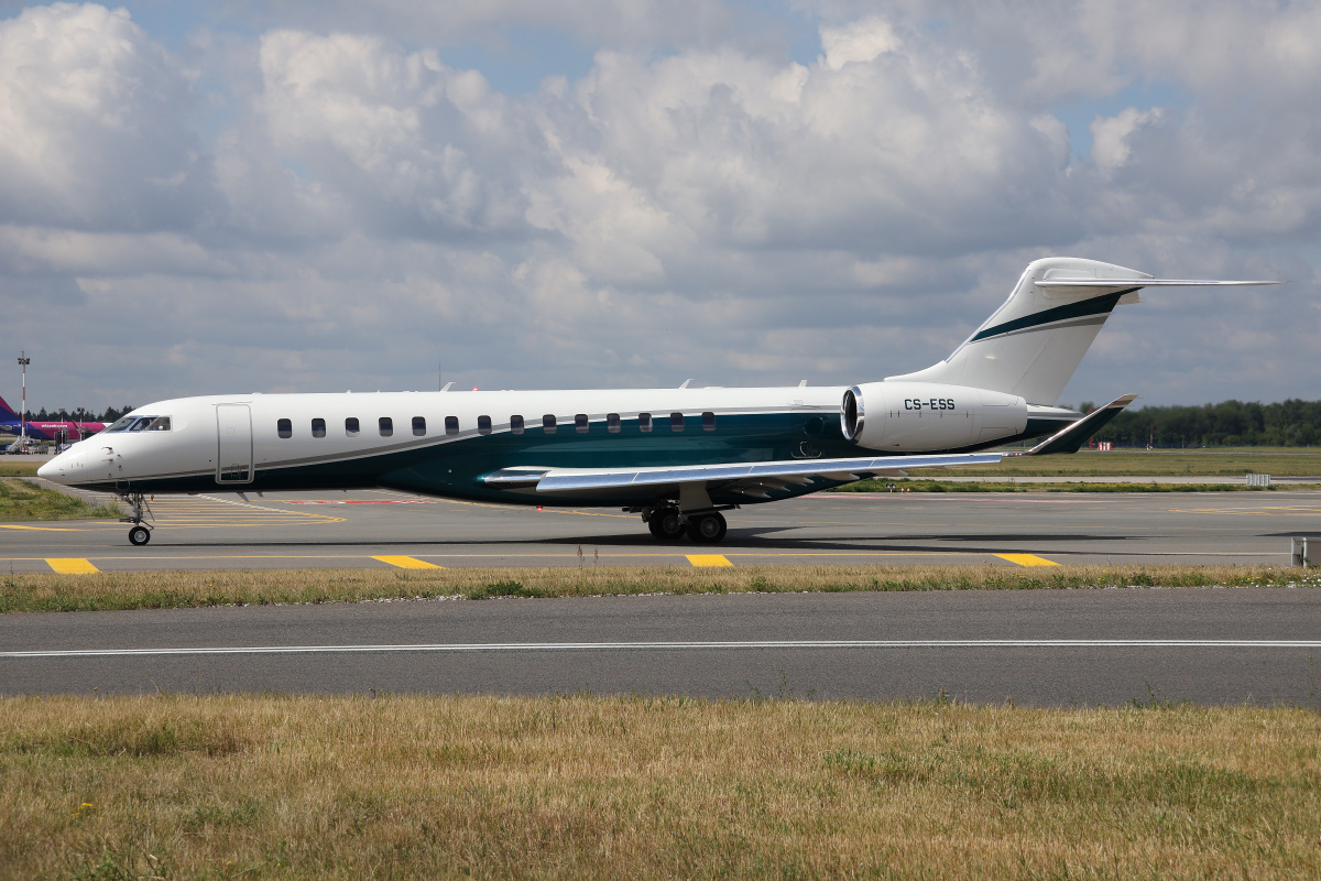 CS-ESS, Executive Jet Management (Aircraft » EPWA Spotting » Bombardier BD-700 Global 7500)