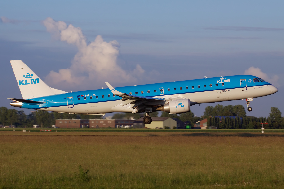 PH-EXC (Samoloty » Spotting na Schiphol » Embraer E190 » KLM Cityhopper)