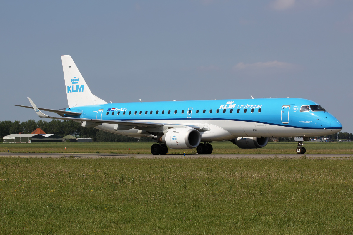 PH-EZG (Aircraft » Schiphol Spotting » Embraer E190 » KLM Cityhopper)