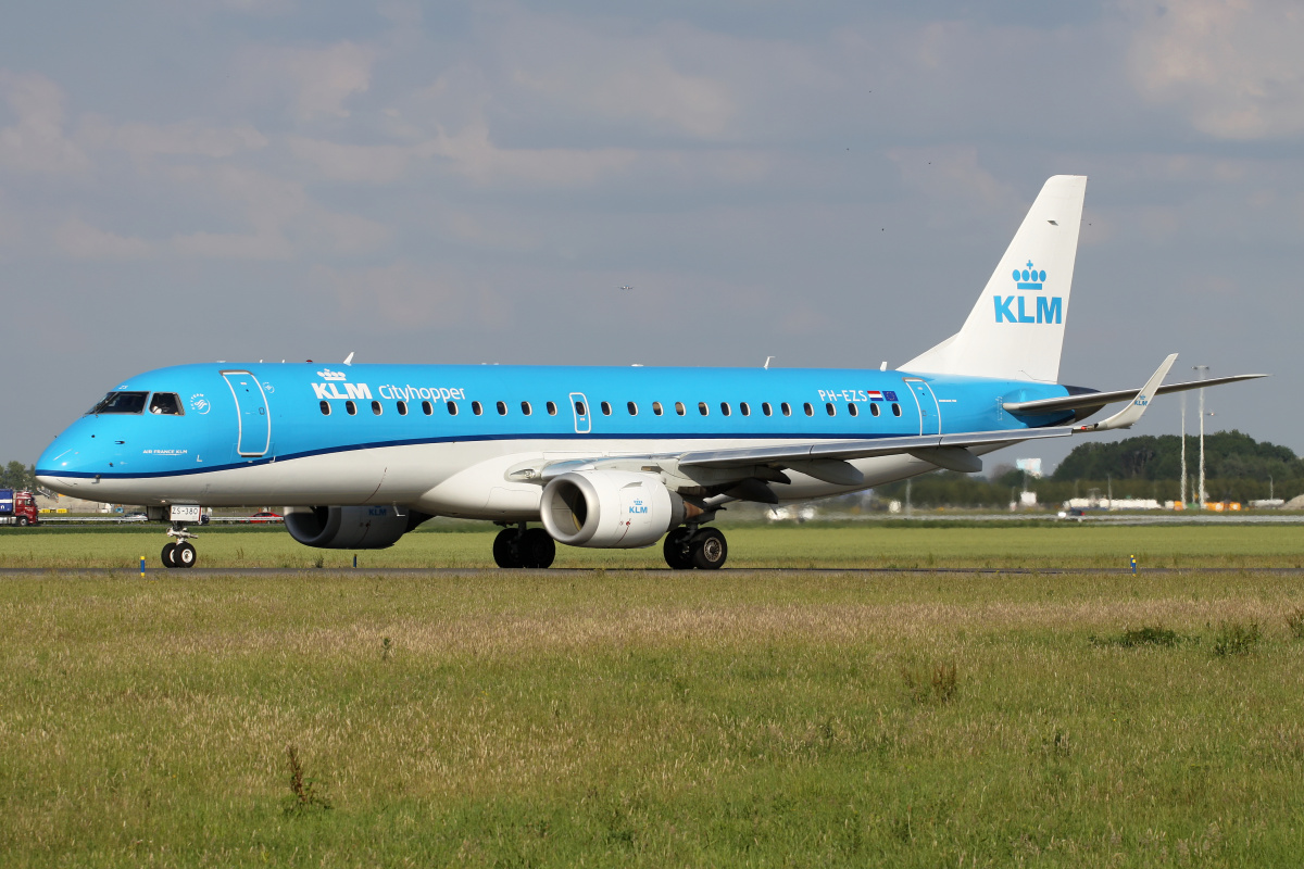 PH-EZS (Samoloty » Spotting na Schiphol » Embraer E190 » KLM Cityhopper)