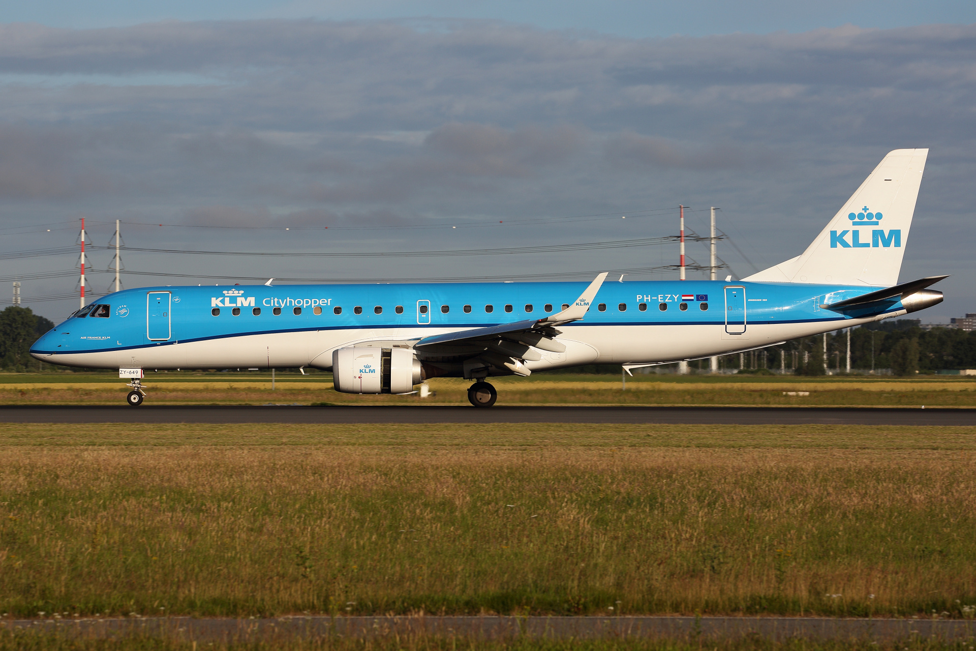 PH-EZY (Samoloty » Spotting na Schiphol » Embraer E190 » KLM Cityhopper)
