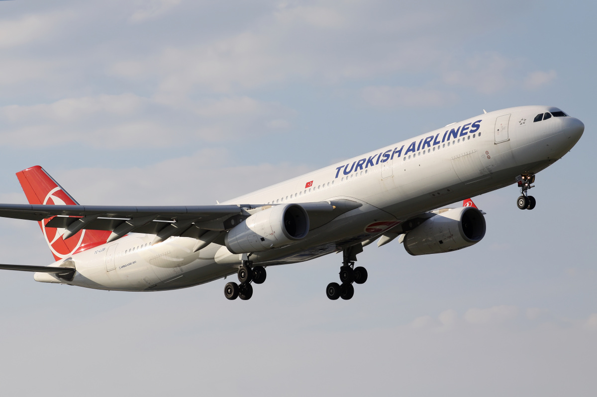 TC-LOB (Samoloty » Spotting na EPWA » Airbus A330-300 » THY Turkish Airlines)