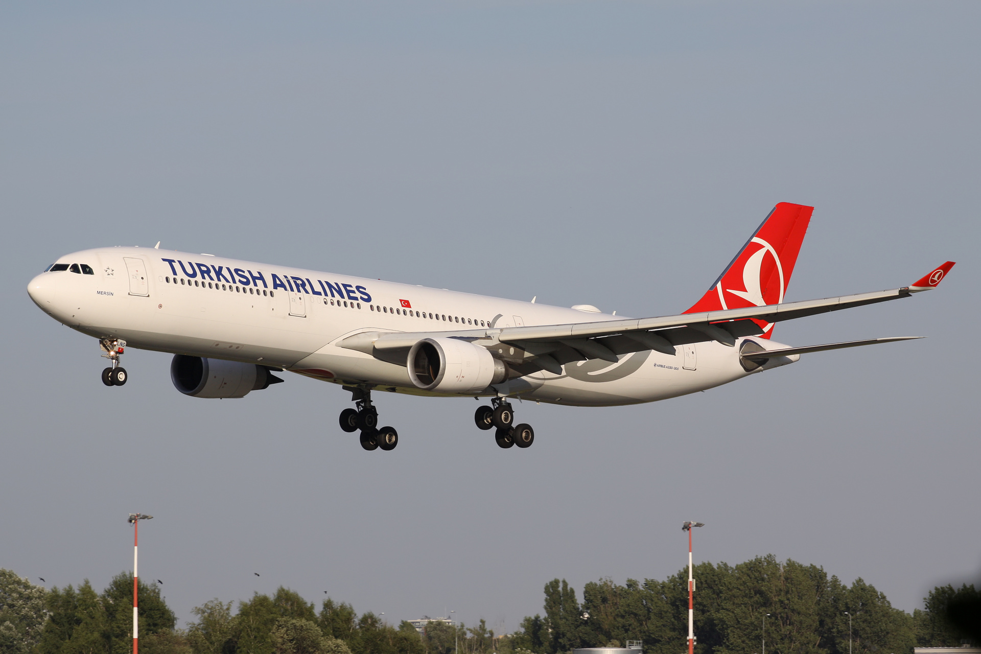 TC-LNG (Aircraft » EPWA Spotting » Airbus A330-300 » THY Turkish Airlines)