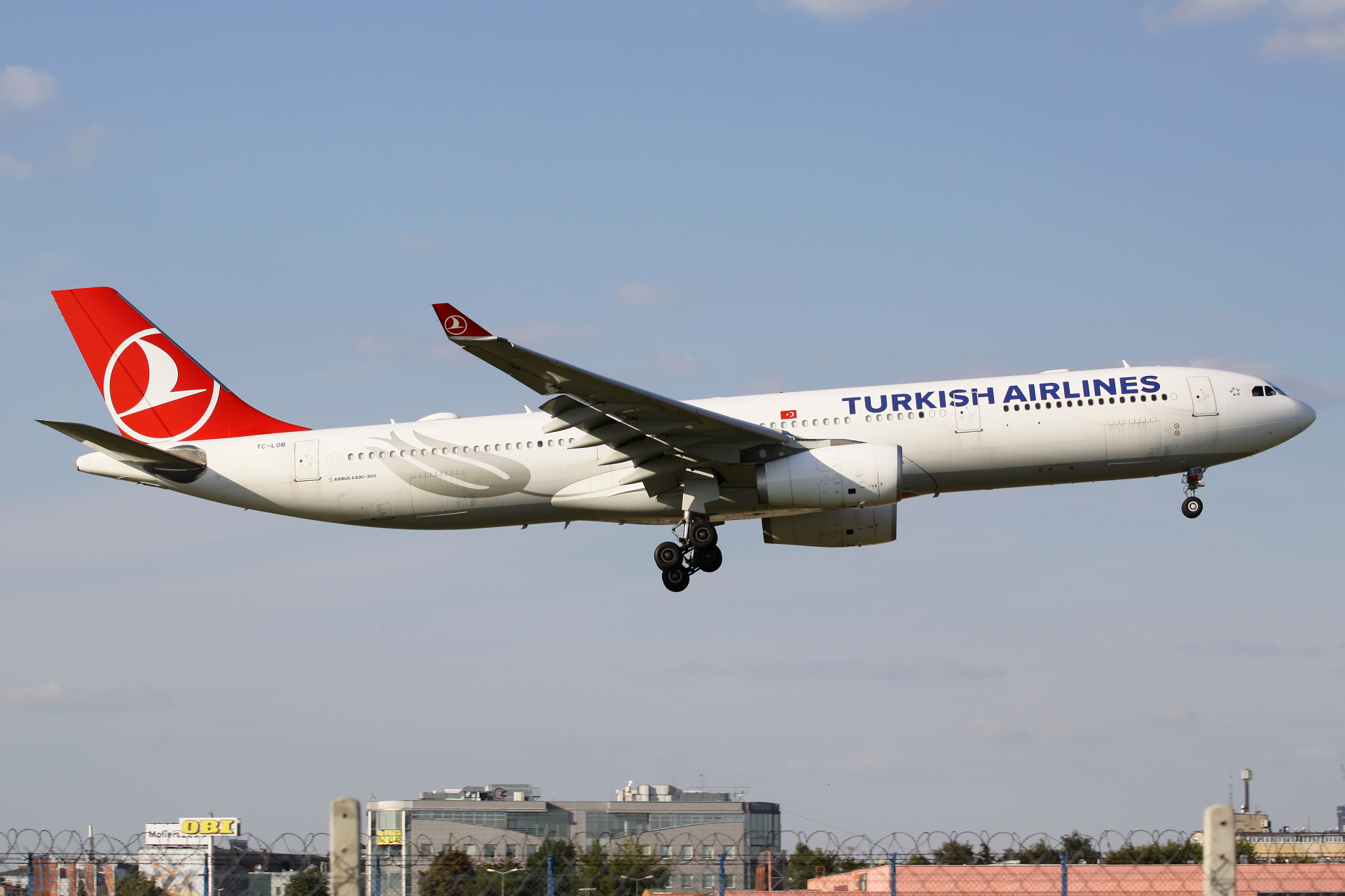 TC-LOB (Aircraft » EPWA Spotting » Airbus A330-300 » THY Turkish Airlines)