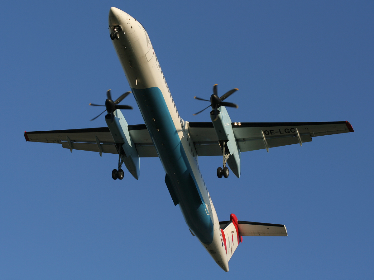 OE-LGC, Austrian arrows (Tyrolean) (Samoloty » Spotting na EPWA » De Havilland Canada DHC-8 Dash 8 » Austrian Airlines)