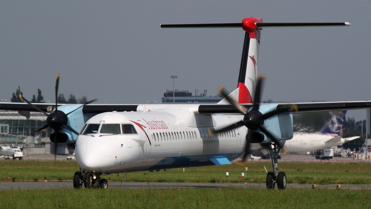 OE-LGG (Tyrolean) (Samoloty » Spotting na EPWA » De Havilland Canada DHC-8 Dash 8 » Austrian Airlines)